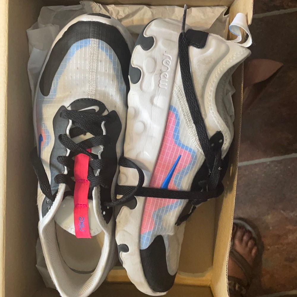 Air max Nike tennis shoes